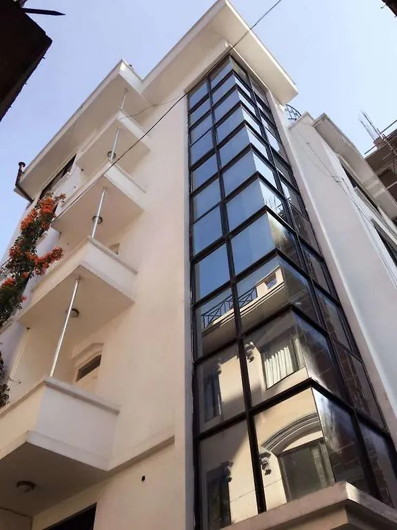Four Red Doors Apartments カトマンズ
